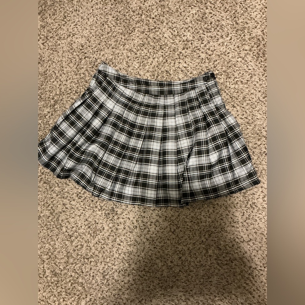 Forever 21 Black and White Plaid Skater Skirt